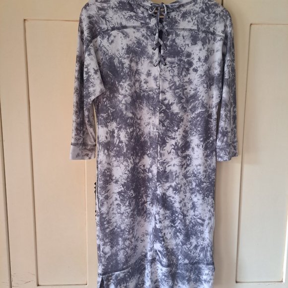 Chico"s Znergy womens gray absracr tie dye print stretchy shift dress.  Sz 00 - Picture 5 of 7